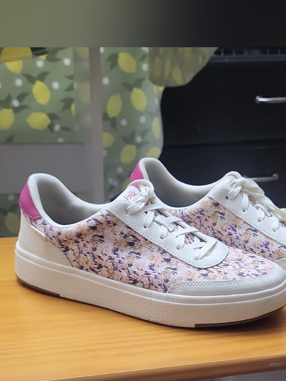 Kizik Hands Free Women's Floral Pink Accent Casual Sneakers
